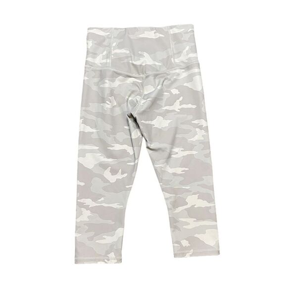 ATHLETA Elation Camo Crop Taupe Gray Size Small - Picture 4 of 9